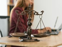 ¿Cuál es la diferencia entre robo y hurto en el Derecho Penal?